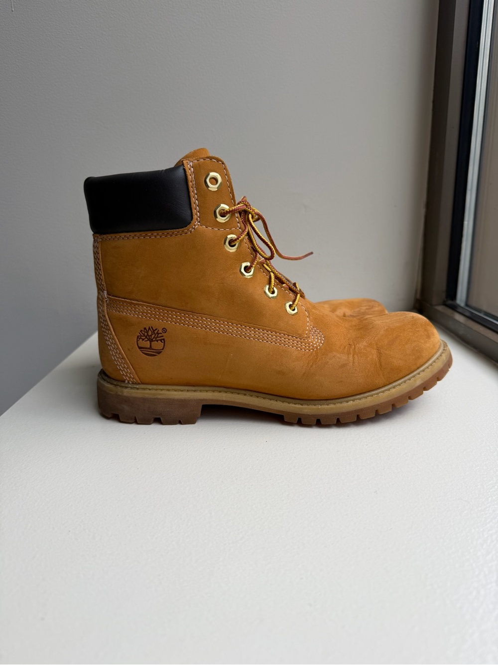 Timberland women’s Wheat Nubuck Lace-Up Work Boot with Black Collar